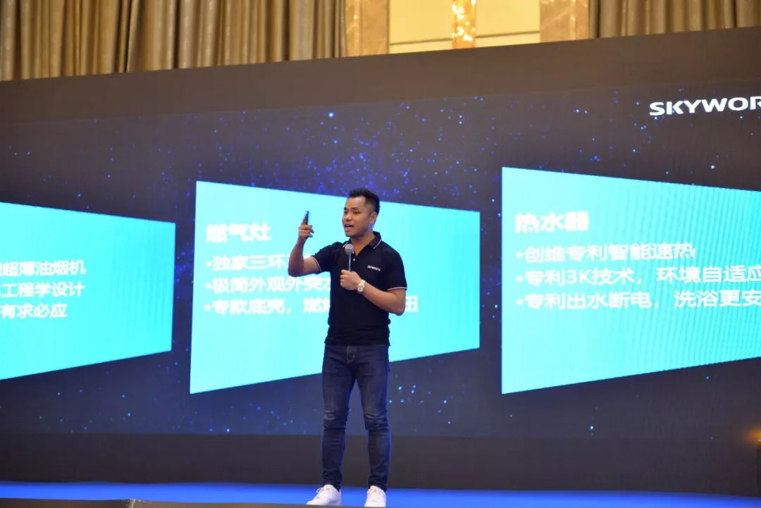 5c0b6d3e4b5f7.jpg 11.webp.jpg